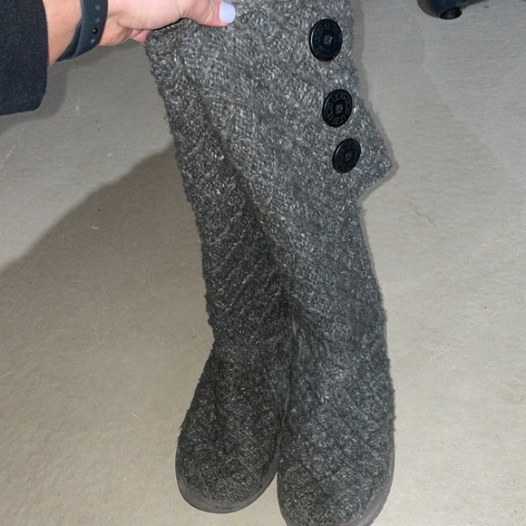 Women’s UGG boots - Picture 1 of 4